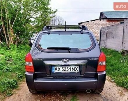 Хендай Туксон, объемом двигателя 2 л и пробегом 204 тыс. км за 8500 $, фото 2 на Automoto.ua