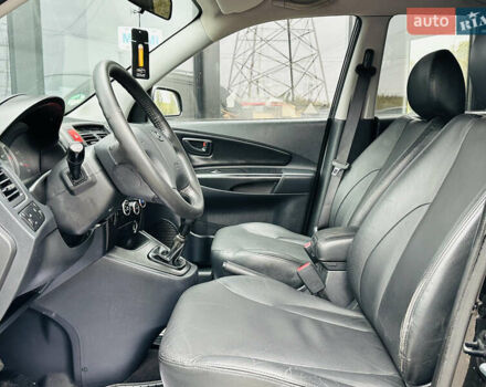 Хендай Туксон, объемом двигателя 2 л и пробегом 190 тыс. км за 8900 $, фото 16 на Automoto.ua