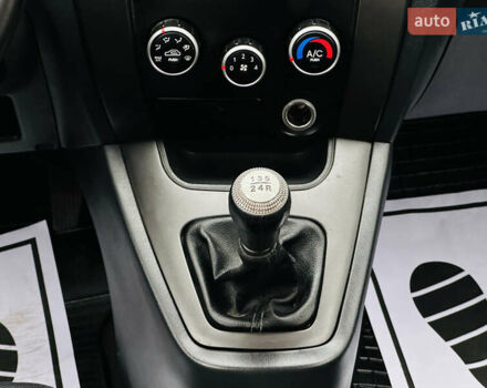 Хендай Туксон, объемом двигателя 2 л и пробегом 190 тыс. км за 8900 $, фото 28 на Automoto.ua
