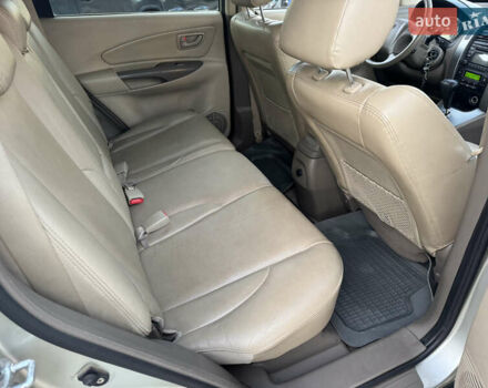 Хендай Туксон, объемом двигателя 2 л и пробегом 163 тыс. км за 8300 $, фото 11 на Automoto.ua