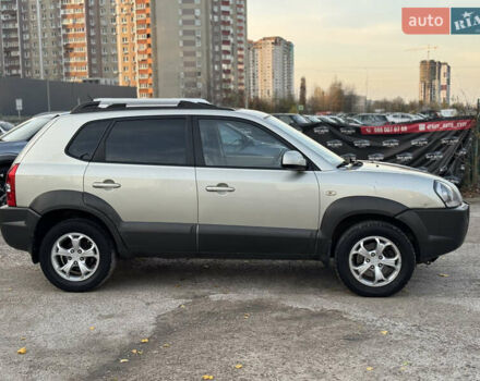 Хендай Туксон, объемом двигателя 2 л и пробегом 163 тыс. км за 8300 $, фото 2 на Automoto.ua