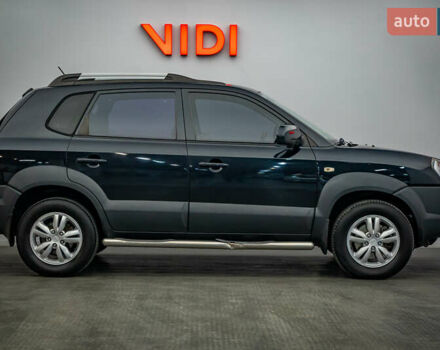 Хендай Туксон, объемом двигателя 2 л и пробегом 209 тыс. км за 9839 $, фото 3 на Automoto.ua