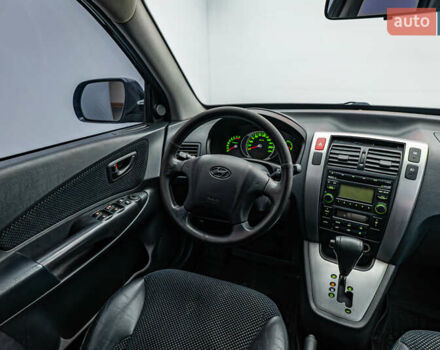 Хендай Туксон, объемом двигателя 2 л и пробегом 209 тыс. км за 9839 $, фото 10 на Automoto.ua