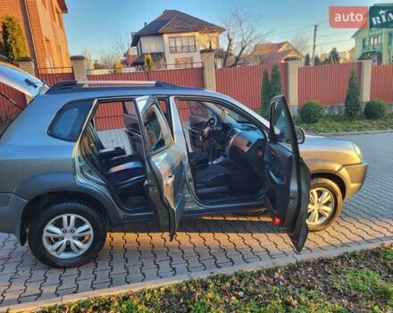 Хендай Туксон, объемом двигателя 2 л и пробегом 213 тыс. км за 10400 $, фото 53 на Automoto.ua