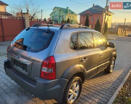 Хендай Туксон, объемом двигателя 2 л и пробегом 213 тыс. км за 10400 $, фото 14 на Automoto.ua