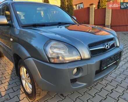 Хендай Туксон, объемом двигателя 2 л и пробегом 213 тыс. км за 10400 $, фото 6 на Automoto.ua