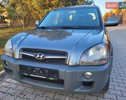 Хендай Туксон, объемом двигателя 2 л и пробегом 213 тыс. км за 10400 $, фото 27 на Automoto.ua