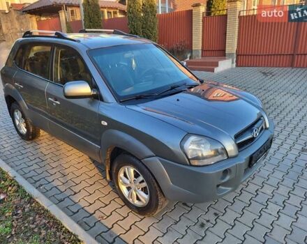 Хендай Туксон, объемом двигателя 2 л и пробегом 213 тыс. км за 10400 $, фото 12 на Automoto.ua