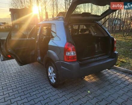 Хендай Туксон, объемом двигателя 2 л и пробегом 213 тыс. км за 10400 $, фото 47 на Automoto.ua