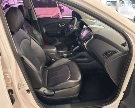 Хендай Туксон, об'ємом двигуна 2 л та пробігом 161 тис. км за 15500 $, фото 20 на Automoto.ua