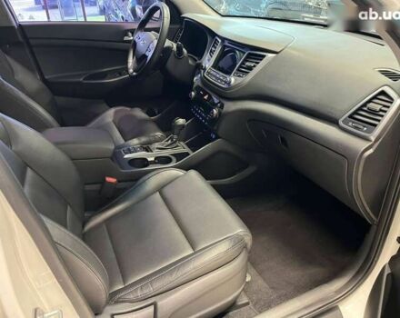 Хендай Туксон, объемом двигателя 2 л и пробегом 152 тыс. км за 18800 $, фото 19 на Automoto.ua