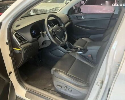 Хендай Туксон, объемом двигателя 2 л и пробегом 152 тыс. км за 18800 $, фото 17 на Automoto.ua