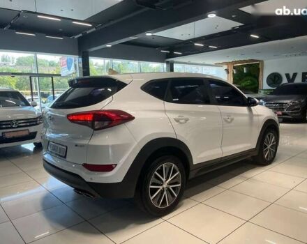 Хендай Туксон, объемом двигателя 2 л и пробегом 152 тыс. км за 18800 $, фото 3 на Automoto.ua