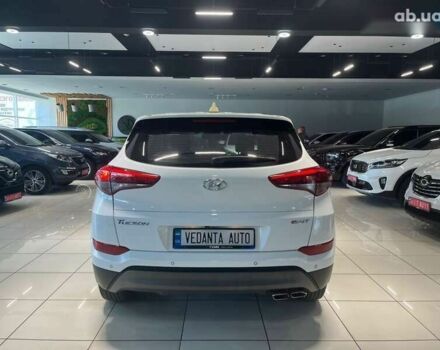 Хендай Туксон, объемом двигателя 2 л и пробегом 152 тыс. км за 18800 $, фото 4 на Automoto.ua