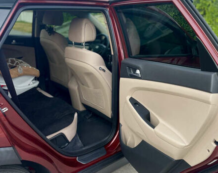 Хендай Туксон, объемом двигателя 2 л и пробегом 70 тыс. км за 16800 $, фото 13 на Automoto.ua