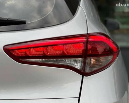 Хендай Туксон, объемом двигателя 1.7 л и пробегом 110 тыс. км за 15990 $, фото 12 на Automoto.ua