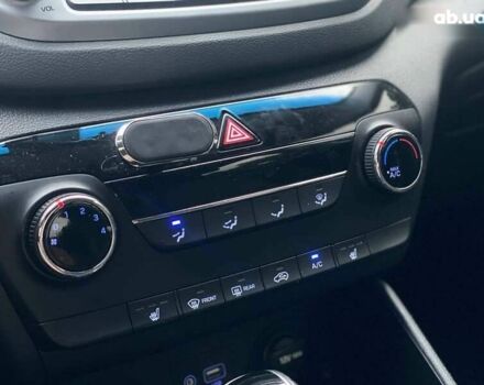 Хендай Туксон, объемом двигателя 1.7 л и пробегом 99 тыс. км за 15500 $, фото 26 на Automoto.ua