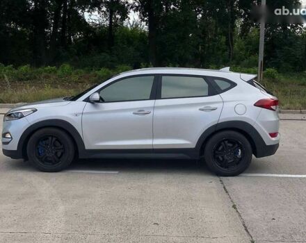 Хендай Туксон, объемом двигателя 1.7 л и пробегом 99 тыс. км за 16490 $, фото 9 на Automoto.ua