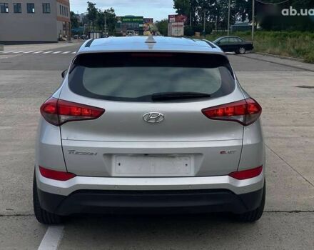 Хендай Туксон, объемом двигателя 1.7 л и пробегом 99 тыс. км за 16490 $, фото 7 на Automoto.ua