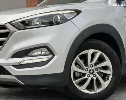Хендай Туксон, объемом двигателя 1.7 л и пробегом 110 тыс. км за 15500 $, фото 4 на Automoto.ua