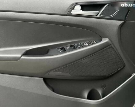 Хендай Туксон, объемом двигателя 1.7 л и пробегом 110 тыс. км за 15990 $, фото 21 на Automoto.ua