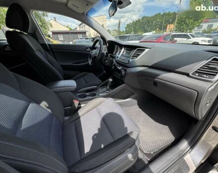 Хендай Туксон, объемом двигателя 2 л и пробегом 87 тыс. км за 17500 $, фото 18 на Automoto.ua