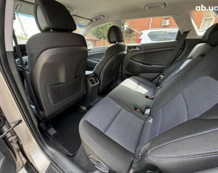 Хендай Туксон, объемом двигателя 2 л и пробегом 87 тыс. км за 17500 $, фото 2 на Automoto.ua