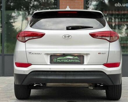 Хендай Туксон, объемом двигателя 1.7 л и пробегом 110 тыс. км за 15500 $, фото 9 на Automoto.ua