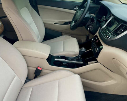 Хендай Туксон, объемом двигателя 2 л и пробегом 70 тыс. км за 16800 $, фото 12 на Automoto.ua