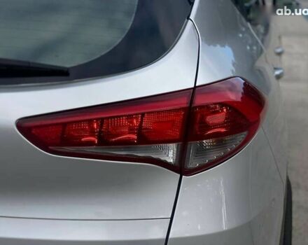 Хендай Туксон, объемом двигателя 1.7 л и пробегом 99 тыс. км за 15500 $, фото 5 на Automoto.ua