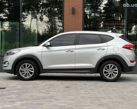 Хендай Туксон, объемом двигателя 1.7 л и пробегом 110 тыс. км за 15500 $, фото 7 на Automoto.ua
