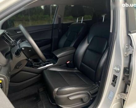 Хендай Туксон, объемом двигателя 1.7 л и пробегом 99 тыс. км за 16490 $, фото 13 на Automoto.ua
