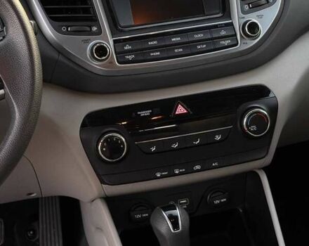 Хендай Туксон, об'ємом двигуна 2 л та пробігом 156 тис. км за 13900 $, фото 13 на Automoto.ua