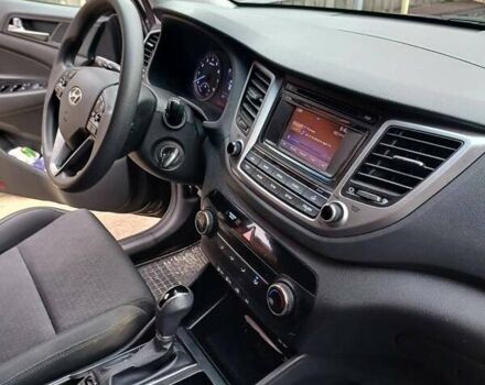 Хендай Туксон, объемом двигателя 2 л и пробегом 126 тыс. км за 15700 $, фото 10 на Automoto.ua
