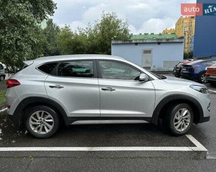 Хендай Туксон, об'ємом двигуна 2 л та пробігом 90 тис. км за 20500 $, фото 6 на Automoto.ua