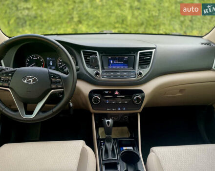 Хендай Туксон, объемом двигателя 2 л и пробегом 70 тыс. км за 16800 $, фото 9 на Automoto.ua