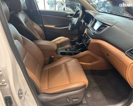 Хендай Туксон, объемом двигателя 2 л и пробегом 213 тыс. км за 18900 $, фото 23 на Automoto.ua