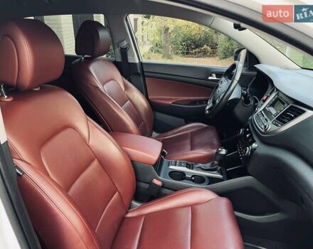 Хендай Туксон, объемом двигателя 2 л и пробегом 100 тыс. км за 21000 $, фото 26 на Automoto.ua