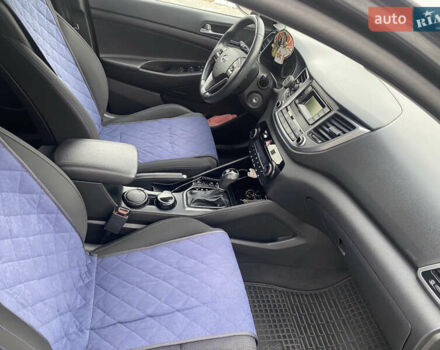 Хендай Туксон, объемом двигателя 2 л и пробегом 195 тыс. км за 16000 $, фото 8 на Automoto.ua