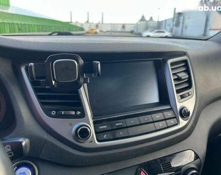 Хендай Туксон, объемом двигателя 1.6 л и пробегом 152 тыс. км за 18990 $, фото 21 на Automoto.ua