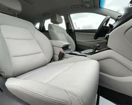 Хендай Туксон, объемом двигателя 2 л и пробегом 108 тыс. км за 14999 $, фото 24 на Automoto.ua