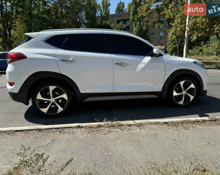 Хендай Туксон, объемом двигателя 2 л и пробегом 65 тыс. км за 25500 $, фото 3 на Automoto.ua