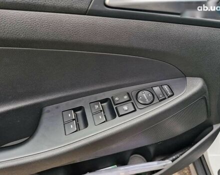 Хендай Туксон, объемом двигателя 2 л и пробегом 111 тыс. км за 19999 $, фото 10 на Automoto.ua