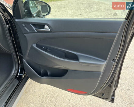 Хендай Туксон, об'ємом двигуна 2 л та пробігом 156 тис. км за 14800 $, фото 12 на Automoto.ua