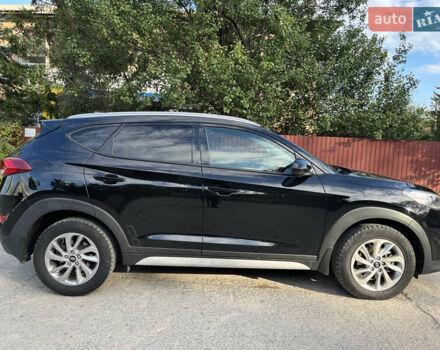 Хендай Туксон, об'ємом двигуна 2 л та пробігом 156 тис. км за 14800 $, фото 2 на Automoto.ua