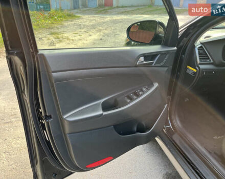 Хендай Туксон, об'ємом двигуна 2 л та пробігом 156 тис. км за 14800 $, фото 9 на Automoto.ua