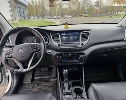 Хендай Туксон, объемом двигателя 2 л и пробегом 111 тыс. км за 19999 $, фото 17 на Automoto.ua