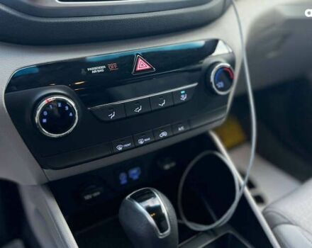 Хендай Туксон, объемом двигателя 2 л и пробегом 83 тыс. км за 17700 $, фото 19 на Automoto.ua