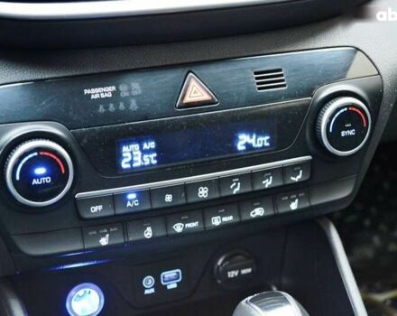 Хендай Туксон, объемом двигателя 1.6 л и пробегом 118 тыс. км за 18700 $, фото 29 на Automoto.ua