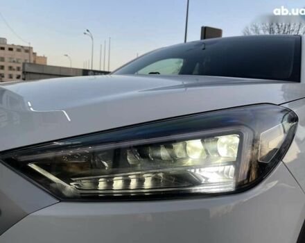 Хендай Туксон, объемом двигателя 2 л и пробегом 62 тыс. км за 19999 $, фото 9 на Automoto.ua
